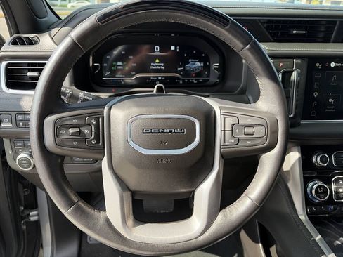 Used 2024 GMC Yukon Denali w/ Denali Reserve Package AWD/4WD image 37