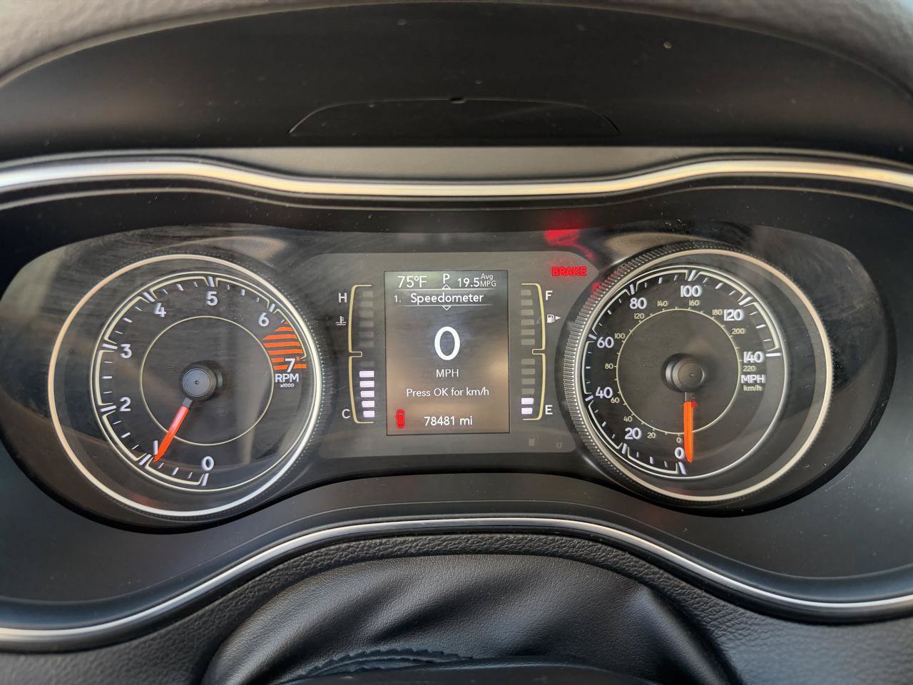 Used 2019 Jeep Cherokee Latitude Plus w/ Cold Weather Group AWD/4WD image 24