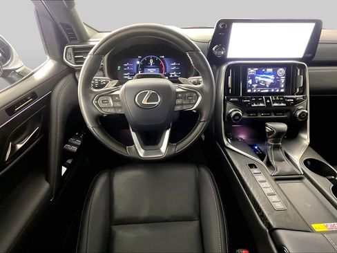 Used 2025 Lexus LX 600 4WD w/ Accessory Package (2T) image 6