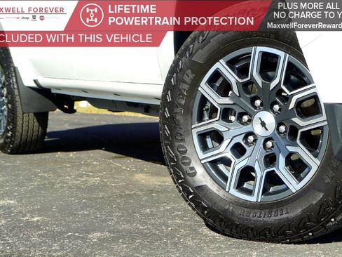 Used 2024 Chevrolet Colorado Z71 w/ Z71 Convenience Package 2 image 4