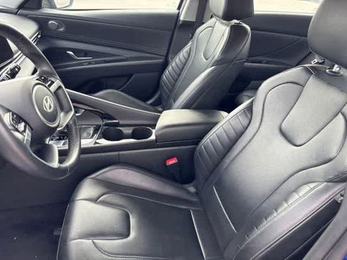 Used 2024 Hyundai Elantra Limited FWD image 11