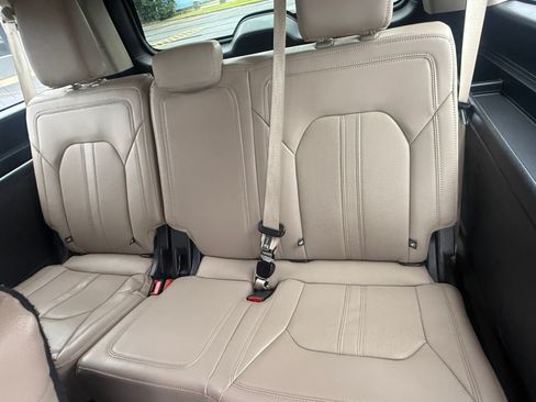 Used 2024 Ford Expedition Max Limited AWD/4WD image 16
