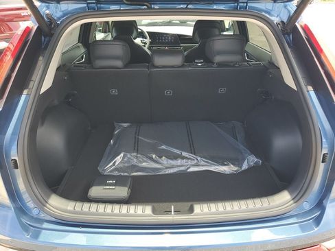 New 2026 Kia Niro FWD image 30