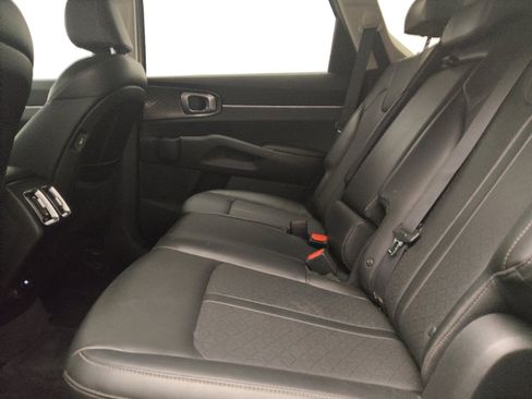 Used 2021 Kia Sorento S w/ Panoramic Sunroof Package AWD/4WD image 18