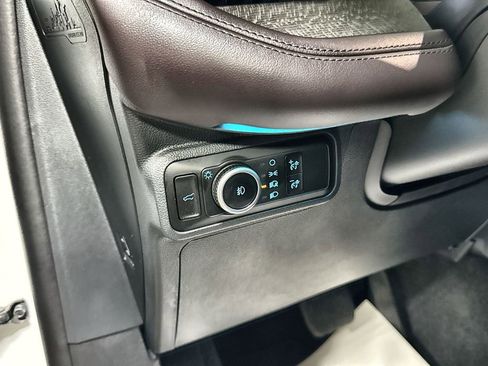 Used 2025 Ford Explorer Platinum w/ Ultimate Package image 16