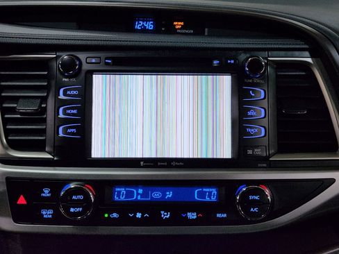 Used 2019 Toyota Highlander XLE image 35