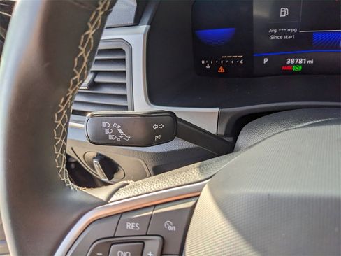 Certified 2022 Volkswagen Atlas Cross Sport SE image 31