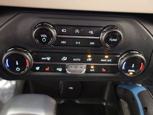 Certified 2022 Ford Bronco Wildtrak AWD/4WD image 11