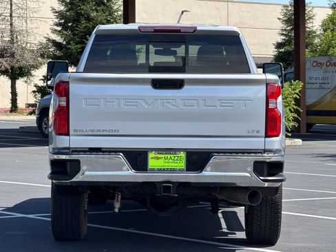 Used 2022 Chevrolet Silverado 2500 LTZ w/ LTZ Plus Package AWD/4WD image 12