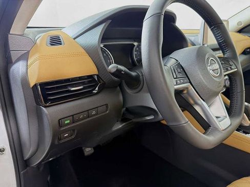 Certified 2025 Nissan Sentra SV w/ SV Premium Package FWD image 8