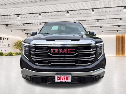 Used 2022 GMC Sierra 1500 SLT w/ SLT Convenience Package AWD/4WD image 3
