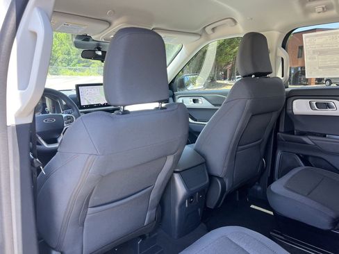 New 2026 Ford Explorer Active RWD image 15