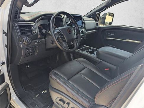 Used 2024 Nissan Titan PRO-4X w/ Pro-4x Convenience Package AWD/4WD image 9