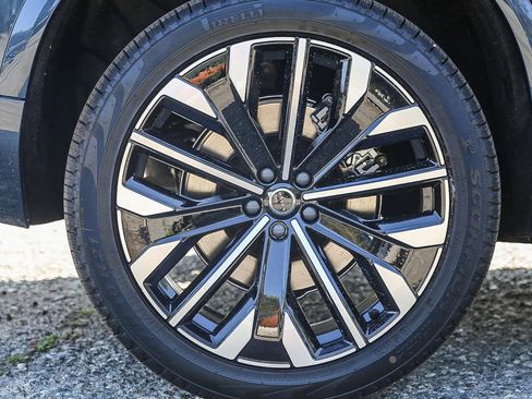 Used 2025 Volvo XC90 B6 Plus w/ Protection Package Premier AWD/4WD image 11