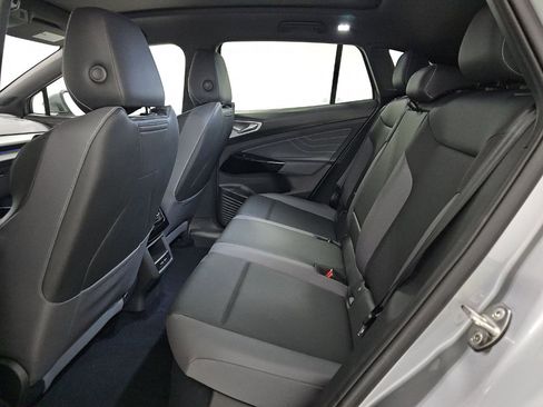 Used 2023 Volkswagen ID.4 Pro S image 6