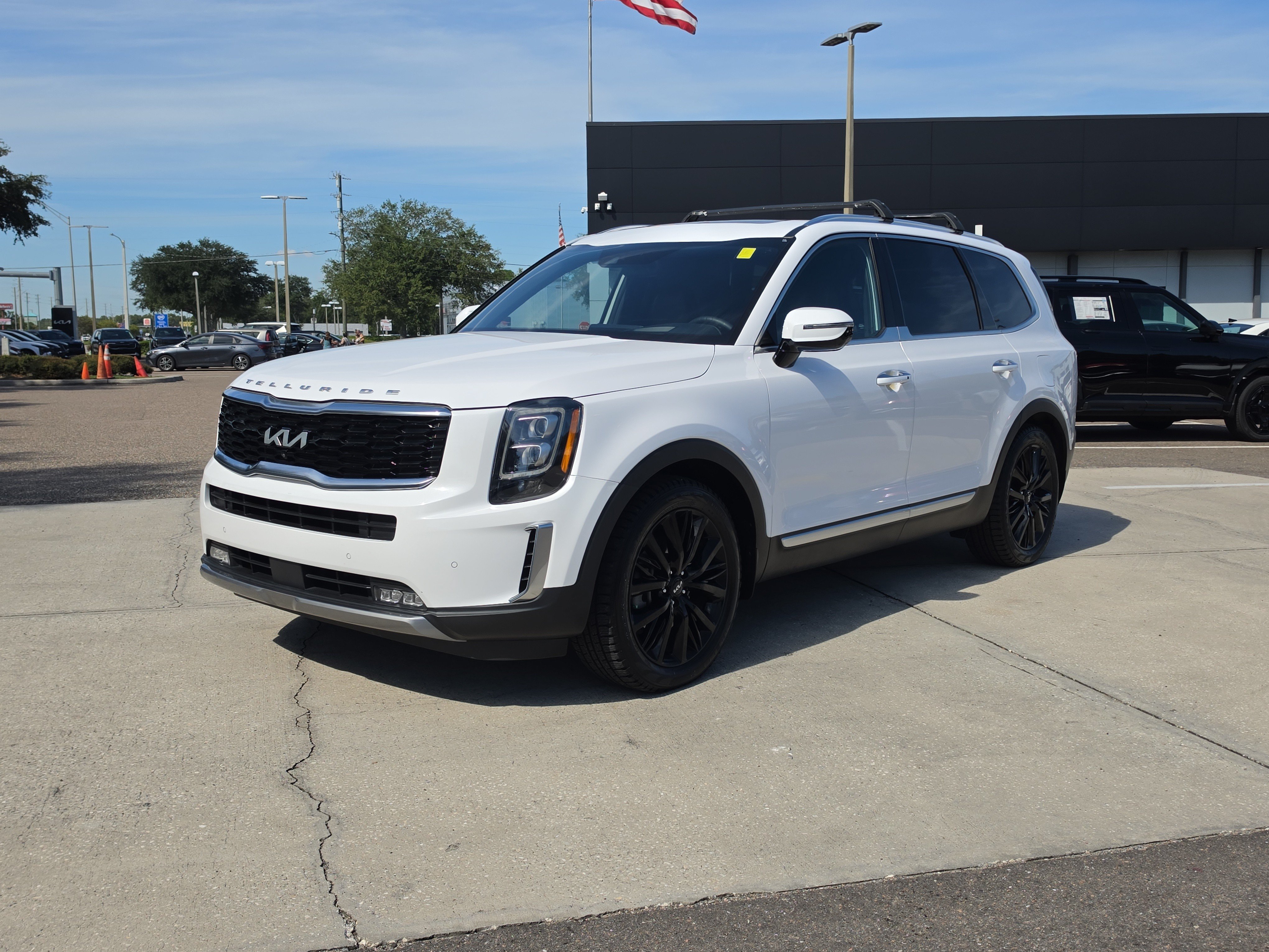 Certified 2022 Kia Telluride SX w/ SX Prestige Package AWD/4WD image 4