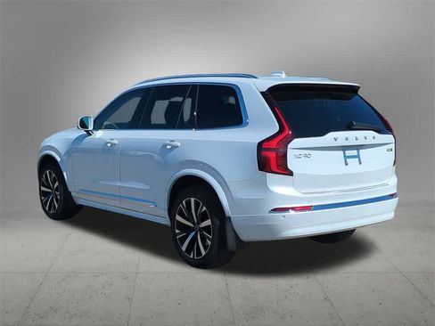 Certified 2025 Volvo XC90 B5 Core w/ Protection Package Premier image 4