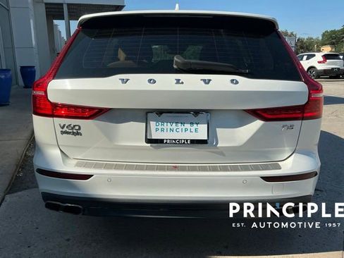 Used 2020 Volvo V60 T5 Momentum FWD image 9