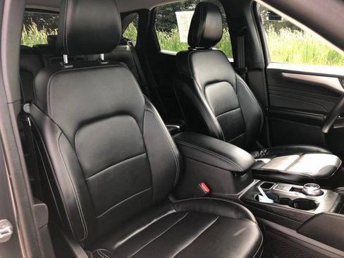 Used 2023 Ford Escape Platinum image 18