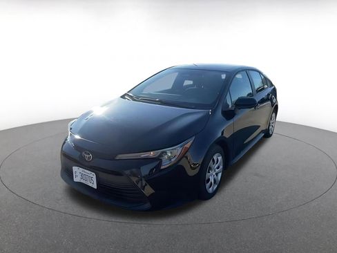 Used 2025 Toyota Corolla LE image 7