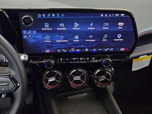 Used 2024 Chevrolet Blazer EV RS AWD/4WD image 17