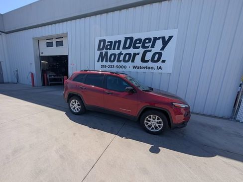 Used 2017 Jeep Cherokee Sport w/ Cold Weather Group AWD/4WD image 17