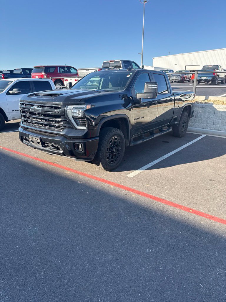 Used 2024 Chevrolet Silverado 2500 LT w/ Midnight Edition AWD/4WD image 1