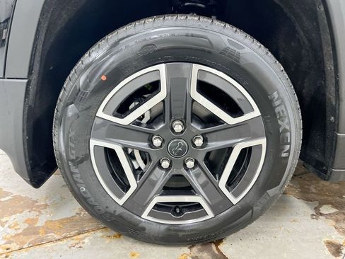 New 2026 Jeep Cherokee Limited image 26