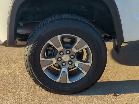 Used 2020 Chevrolet Colorado Z71 image 3