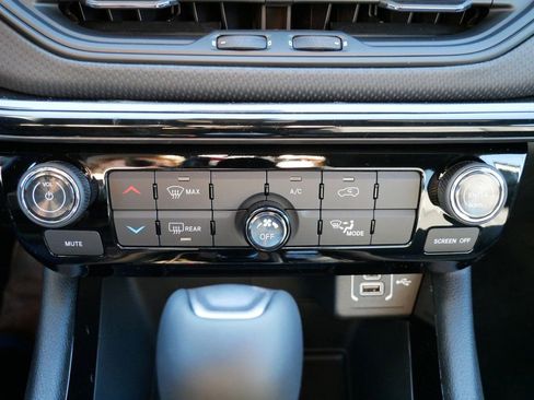 New 2026 Jeep Compass Latitude image 43