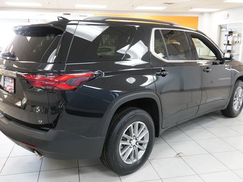 Used 2023 Chevrolet Traverse LT image 12