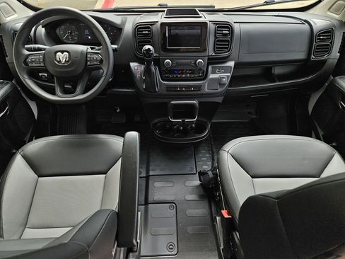 Used 2026 RAM ProMaster 2500 w/ Convenience Group FWD image 8