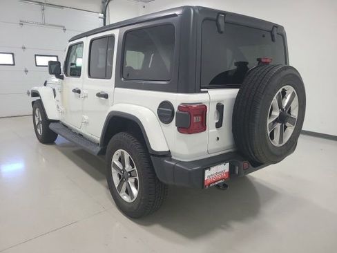 Used 2019 Jeep Wrangler Unlimited Sahara w/ Safety Group AWD/4WD image 6