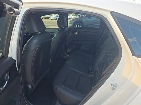 Used 2023 Kia Forte GT-Line w/ GT-Line Technology Package FWD image 4