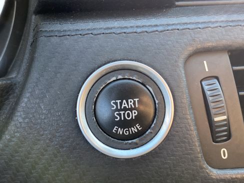 Used 2011 BMW M3 Convertible image 34