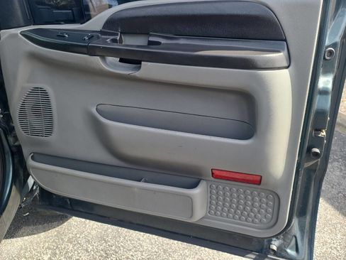 Used 2005 Ford F250 Lariat image 33