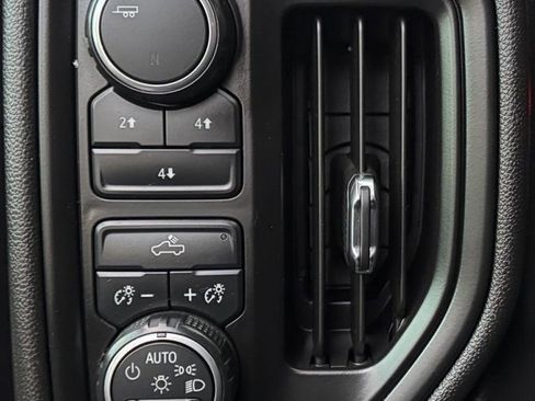 Used 2020 Chevrolet Silverado 2500 Custom w/ Custom Value Package image 27