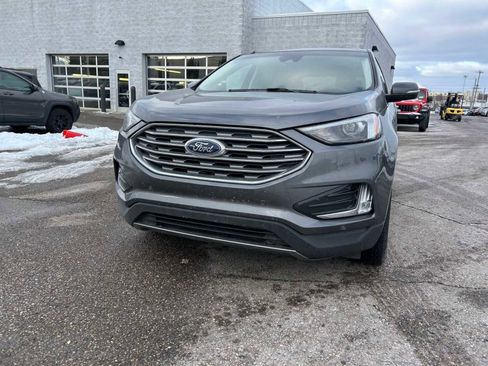 Used 2024 Ford Edge Titanium image 5