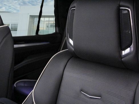 New 2026 Cadillac Escalade Luxury image 29