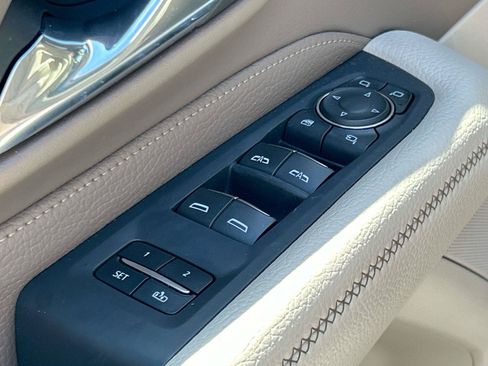 Used 2023 GMC Yukon Denali w/ Advanced Technology Package AWD/4WD image 14