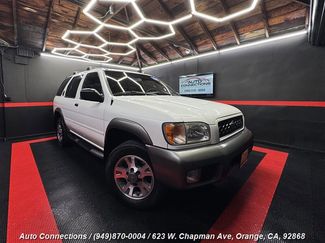 Used 2001 Nissan Pathfinder SE image 1