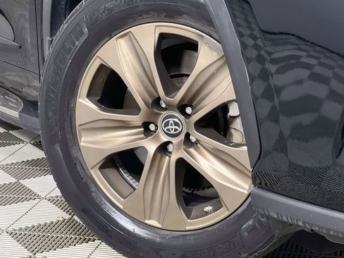 Used 2023 Toyota Highlander Bronze Edition image 12