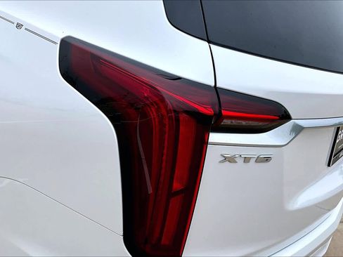 Used 2022 Cadillac XT6 Premium Luxury w/ Technology Package FWD image 29