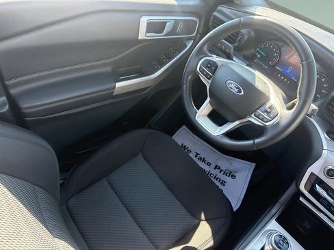 Used 2023 Ford Explorer XLT AWD/4WD image 15