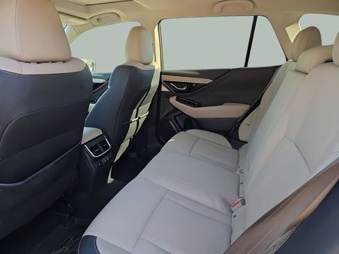 Used 2022 Subaru Outback Limited image 17