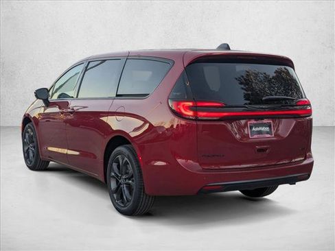 New 2026 Chrysler Pacifica Select image 9