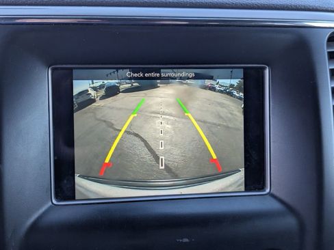 Used 2020 Jeep Grand Cherokee Laredo image 16