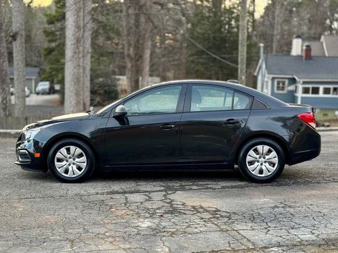 Used 2015 Chevrolet Cruze LS image 4