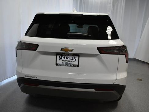 New 2026 Chevrolet Equinox LT w/ Convenience Package II FWD image 7
