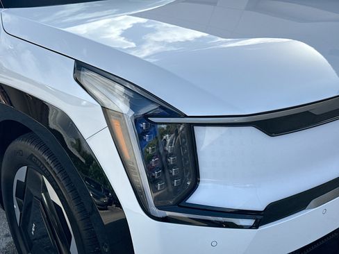 Used 2026 Kia EV9 Land image 33